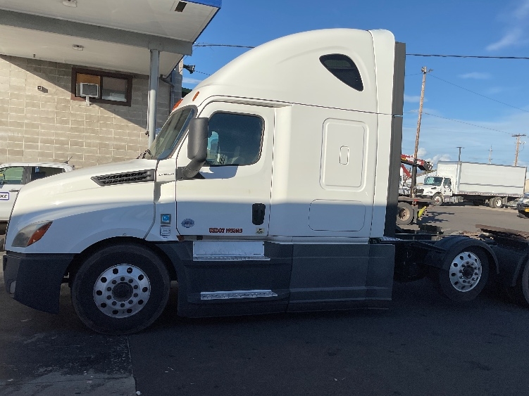 Used 2020 Freightliner Cascadia - photo 6