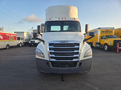 Used 2020 Freightliner Cascadia Detroit DD15AT Semi Truck for sale #356344 - photo 2