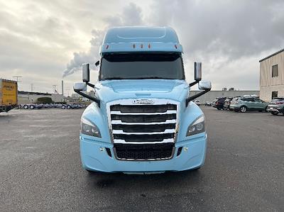 Used 2020 Freightliner Cascadia Detroit DD15AT Semi Truck with Sleeper Cab for sale #356392 - photo 2