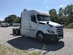 Used 2020 Freightliner Cascadia Detroit DD15AT Semi Truck with Sleeper Cab for sale #356673 - photo 1