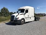 Used 2020 Freightliner Cascadia Detroit DD15AT Semi Truck with Sleeper Cab for sale #356673 - photo 3