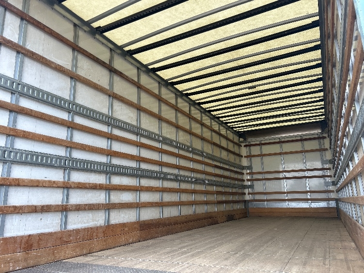 Used 2020 International MV - photo 13