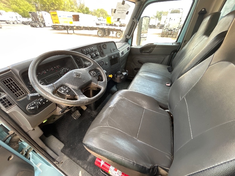 Used 2020 International MV - photo 19