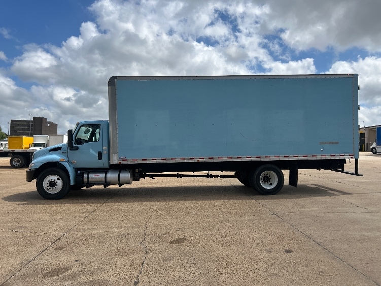 Used 2020 International MV - photo 6