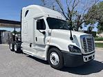 Used 2020 Freightliner Cascadia Detroit DD15AT Semi Truck with Sleeper Cab for sale #356864 - photo 1