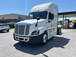 Used 2020 Freightliner Cascadia Detroit DD15AT Semi Truck with Sleeper Cab for sale #356864 - photo 3