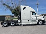 Used 2020 Freightliner Cascadia Detroit DD15AT Semi Truck with Sleeper Cab for sale #356864 - photo 8