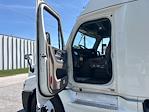 Used 2020 Freightliner Cascadia Detroit DD15AT Semi Truck with Sleeper Cab for sale #356864 - photo 9