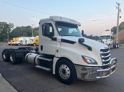 Used 2020 Freightliner Cascadia Detroit DD15AT Semi Truck for sale #356923 - photo 1