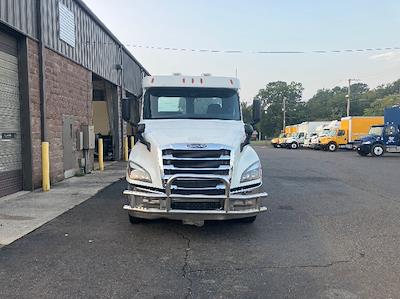 Used 2020 Freightliner Cascadia Detroit DD15AT Semi Truck for sale #356923 - photo 2