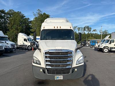 Used 2020 Freightliner Cascadia Detroit DD15AT Semi Truck with Sleeper Cab for sale #357043 - photo 2