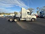 Used 2020 Freightliner Cascadia Detroit DD15AT Semi Truck with Sleeper Cab for sale #357044 - photo 8