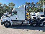 Used 2020 Freightliner Cascadia Detroit DD15AT Semi Truck with Sleeper Cab for sale #357045 - photo 4