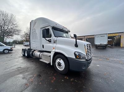 Used 2020 Freightliner Cascadia Detroit DD13 Semi Truck with Sleeper Cab for sale #357197 - photo 1