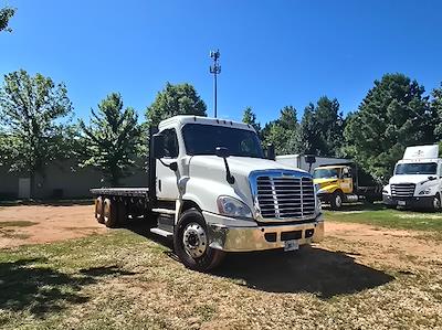 Used 2018 Freightliner Cascadia Sleeper Cab Morgan Truck Body Flatbed Truck for sale #357320 - photo 1