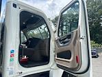 Used 2018 Freightliner Cascadia Sleeper Cab Morgan Truck Body Flatbed Truck for sale #357321 - photo 15