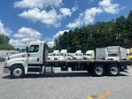 Used 2018 Freightliner Cascadia Sleeper Cab Morgan Truck Body Flatbed Truck for sale #357321 - photo 4