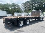 Used 2018 Freightliner Cascadia Sleeper Cab Morgan Truck Body Flatbed Truck for sale #357321 - photo 8