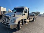 Used 2018 Freightliner Cascadia Day Cab Flatbed Truck for sale #357323 - photo 3
