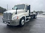 Used 2018 Freightliner Cascadia Sleeper Cab Morgan Truck Body Flatbed Truck for sale #357324 - photo 3