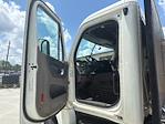Used 2018 Freightliner Cascadia Day Cab Morgan Truck Body Flatbed Truck for sale #357325 - photo 16