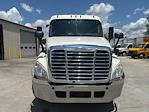 Used 2018 Freightliner Cascadia Day Cab Morgan Truck Body Flatbed Truck for sale #357325 - photo 2