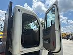 Used 2018 Freightliner Cascadia Day Cab Morgan Truck Body Flatbed Truck for sale #357325 - photo 20