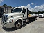 Used 2018 Freightliner Cascadia Day Cab Morgan Truck Body Flatbed Truck for sale #357325 - photo 3