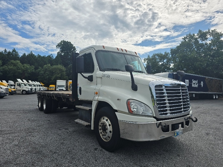 Used 2018 Freightliner Cascadia - photo 1