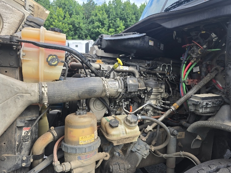 Used 2018 Freightliner Cascadia - photo 22