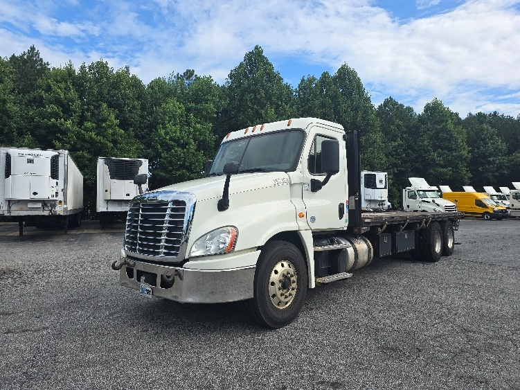Used 2018 Freightliner Cascadia - photo 5