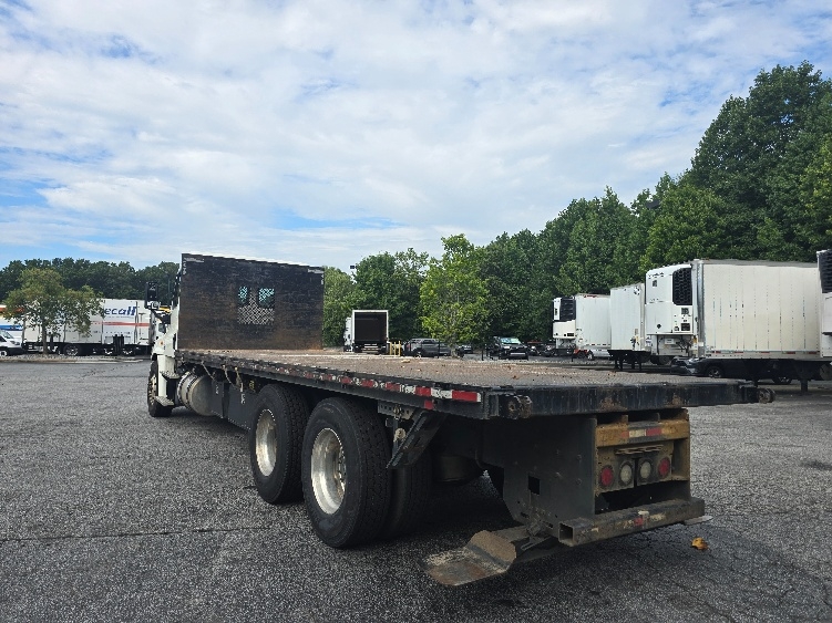Used 2018 Freightliner Cascadia - photo 8