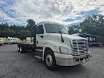 Used 2018 Freightliner Cascadia Sleeper Cab Morgan Truck Body Flatbed Truck for sale #357326 - photo 1