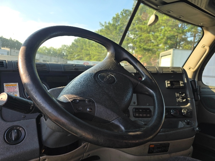 Used 2018 Freightliner Cascadia - photo 14
