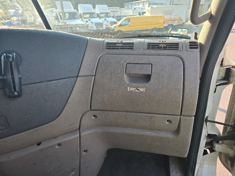 Used 2018 Freightliner Cascadia - photo 18