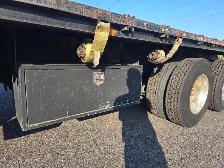 Used 2018 Freightliner Cascadia - photo 7