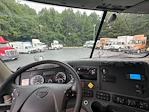 Used 2018 Freightliner Cascadia Day Cab Morgan Truck Body Flatbed Truck for sale #357330 - photo 14
