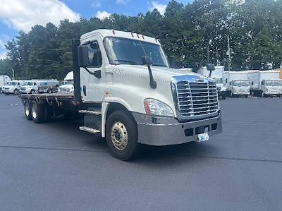Used 2018 Freightliner Cascadia Sleeper Cab Morgan Truck Body Flatbed Truck for sale #357335 - photo 1