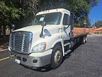 Used 2018 Freightliner Cascadia Day Cab Morgan Truck Body Flatbed Truck for sale #357336 - photo 3