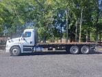 Used 2018 Freightliner Cascadia Day Cab Morgan Truck Body Flatbed Truck for sale #357336 - photo 4