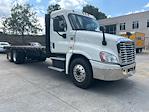 Used 2018 Freightliner Cascadia Day Cab Morgan Truck Body Flatbed Truck for sale #357338 - photo 1