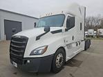 Used 2020 Freightliner Cascadia Detroit DD15AT Semi Truck with Sleeper Cab for sale #359143 - photo 3