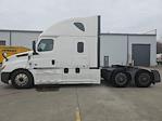 Used 2020 Freightliner Cascadia Detroit DD15AT Semi Truck with Sleeper Cab for sale #359143 - photo 4