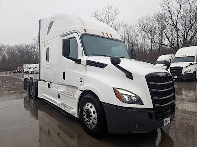 Used 2020 Freightliner Cascadia - photo 1