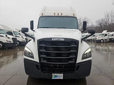 Used 2020 Freightliner Cascadia - photo 1