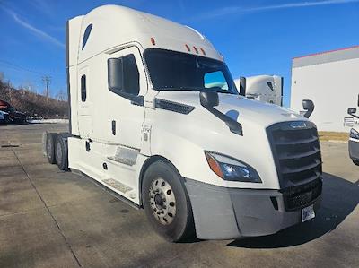 Used 2020 Freightliner Cascadia - photo 1