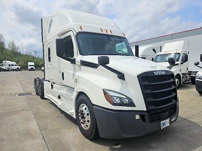 Used 2020 Freightliner Cascadia - photo 1