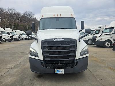 Used 2020 Freightliner Cascadia - photo 1