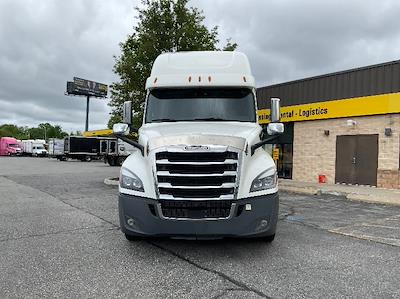 Used 2020 Freightliner Cascadia Detroit DD15AT Semi Truck with Sleeper Cab for sale #359301 - photo 2