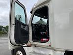 Used 2020 Freightliner Cascadia Detroit DD15AT Semi Truck with Sleeper Cab for sale #359301 - photo 9